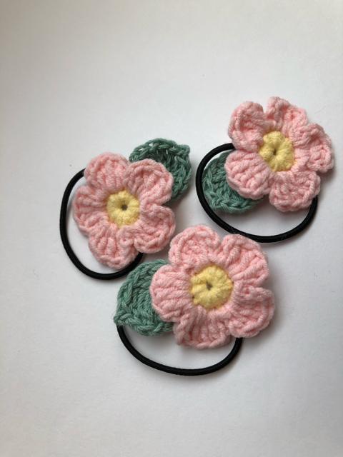 ハンドメイド ヘアゴム 小さなお子様用 ピンクのお花♪ < 女性ファッション  ハンドメイド ヘアゴム 小さなお子様用 ピンクのお花♪ < 女性ファッションの