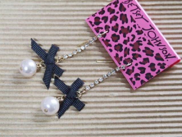 新品ゴスロリ姫系パールストーンりぼんピアス BETSEY JOHNSON < 女性アクセサリー/時計 新品ゴスロリ姫系パールストーンりぼんピアス BETSEY JOHNSON < 女性アクセサリー/時計の