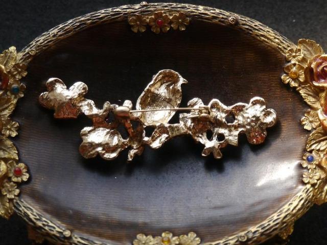 新品 アンティーク調ゴシックストーンお花と鳥さんブローチ  < 女性アクセサリー/時計  新品 アンティーク調ゴシックストーンお花と鳥さんブローチ  < 女性アクセサリー/時計の