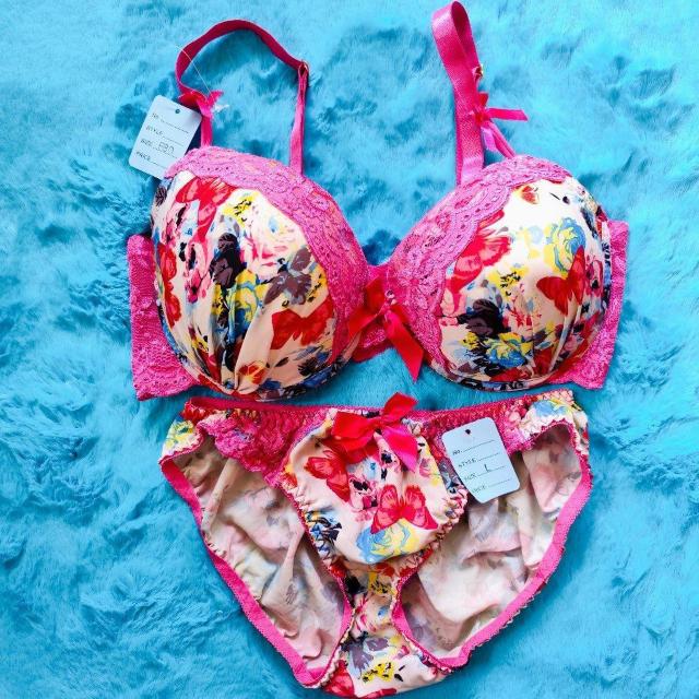 ヴィヴィッドピンクレースがエロカワッ。。。F80×L。。蝶々柄ブラジャー&ショーツセット。大きいサイズグラマーバタフライ柄。。 < 女性ファッション  ヴィヴィッドピンクレースがエロカワッ。。。F80×L。。蝶々柄ブラジャー&ショーツセット。大きいサイズグラマーバタフライ柄。。  < 女性ファッションの