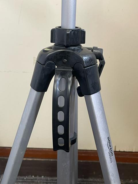 Amazonベーシック 三脚 カメラ用 軽量 高さ調整可 最大158cm < 家電/AV Amazonベーシック 三脚 カメラ用 軽量 高さ調整可 最大158cm < 家電/AVの