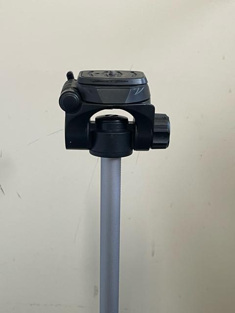 Amazonベーシック 三脚 カメラ用 軽量 高さ調整可 最大158cm < 家電/AV Amazonベーシック 三脚 カメラ用 軽量 高さ調整可 最大158cm < 家電/AVの