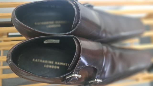 ��KATHARINE HAMNETT LONDON �L���T�����n���l�b�g �{�v ���U�[ �h���X�V���[�Y �r�W�l�X�V���[�Y/25 �� �u�����h�� 