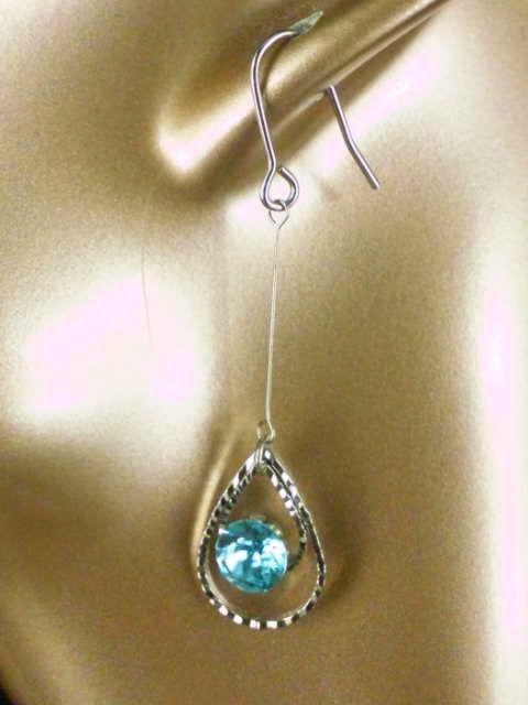 ハンドメイド★スワロビーズ使用★ゆらゆらロングピアス★ < 女性アクセサリー/時計  ハンドメイド★スワロビーズ使用★ゆらゆらロングピアス★ < 女性アクセサリー/時計の