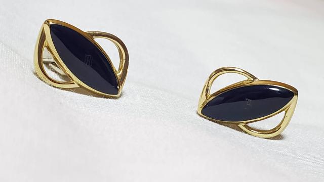 正規レア ピエールバルマン Bエンブレムロゴ カボションストーンカフス オープンバタフライボタン オープンアート < ブランド  正規レア ピエールバルマン Bエンブレムロゴ カボションストーンカフス オープンバタフライボタン オープンアート  < ブランドの