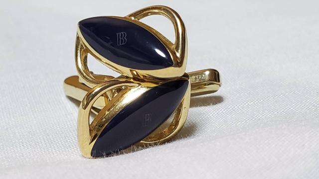 正規レア ピエールバルマン Bエンブレムロゴ カボションストーンカフス オープンバタフライボタン オープンアート < ブランド  正規レア ピエールバルマン Bエンブレムロゴ カボションストーンカフス オープンバタフライボタン オープンアート < ブランドの