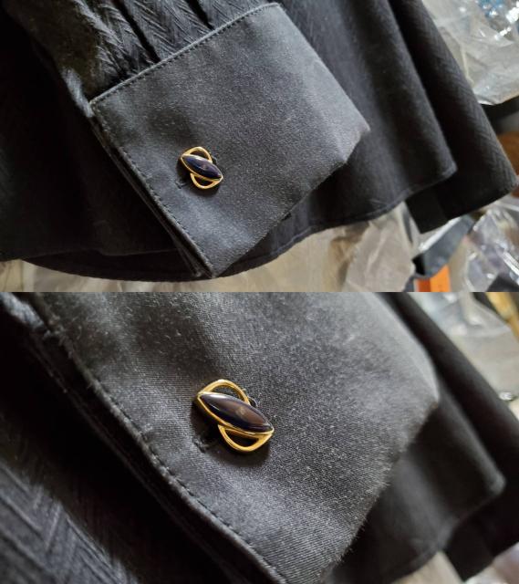 正規レア ピエールバルマン Bエンブレムロゴ カボションストーンカフス オープンバタフライボタン オープンアート < ブランド  正規レア ピエールバルマン Bエンブレムロゴ カボションストーンカフス オープンバタフライボタン オープンアート < ブランドの