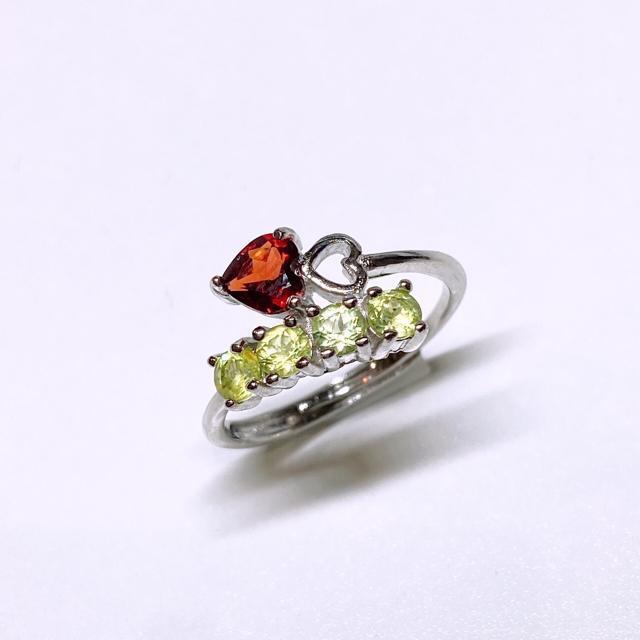 宝石2種 ガーネット0.5ct×ペリドット0.3ct×4石 フリーサイズリング < 女性アクセサリー/時計  宝石2種 ガーネット0.5ct×ペリドット0.3ct×4石 フリーサイズリング < 女性アクセサリー/時計の