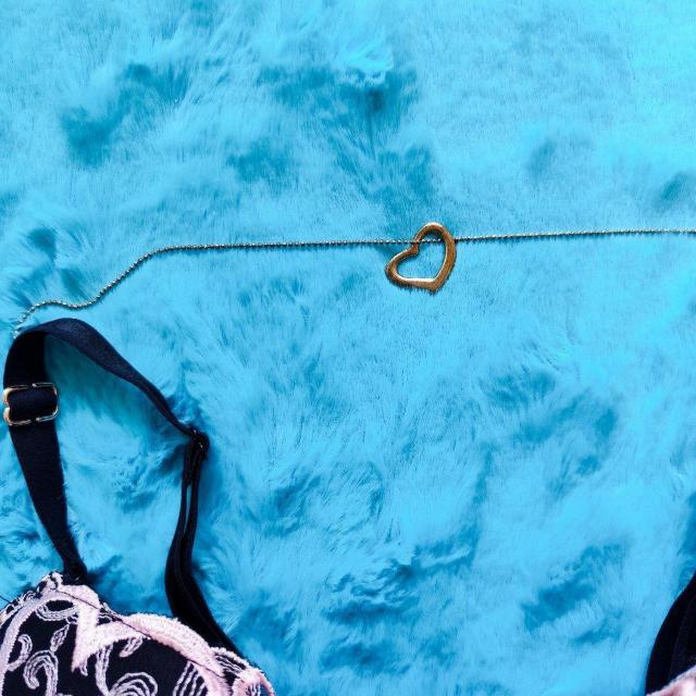 激エロカワッ。。。ハートブラチャーム付。F80×L。。ゴージャスハート柄刺繍ブラジャー&ショーツセット紐パン調グラマー大きいサイズ < 女性ファッション  激エロカワッ。。。ハートブラチャーム付。F80×L。。ゴージャスハート柄刺繍ブラジャー&ショーツセット紐パン調グラマー大きいサイズ < 女性ファッションの