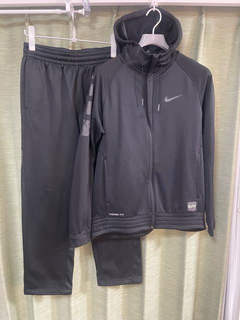 ナイキ スウェットパーカー メンズ THERMA フルジップ フーディ ジャケット サイズL NIKE セットアップ 上下セット < ブランド ナイキ スウェットパーカー メンズ THERMA フルジップ フーディ ジャケット サイズL NIKE セットアップ 上下セット < ブランドの