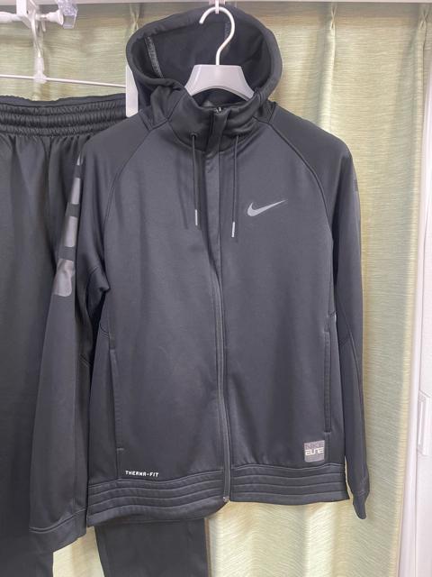 ナイキ スウェットパーカー メンズ THERMA フルジップ フーディ ジャケット サイズL NIKE セットアップ 上下セット < ブランド ナイキ スウェットパーカー メンズ THERMA フルジップ フーディ ジャケット サイズL NIKE セットアップ 上下セット < ブランドの