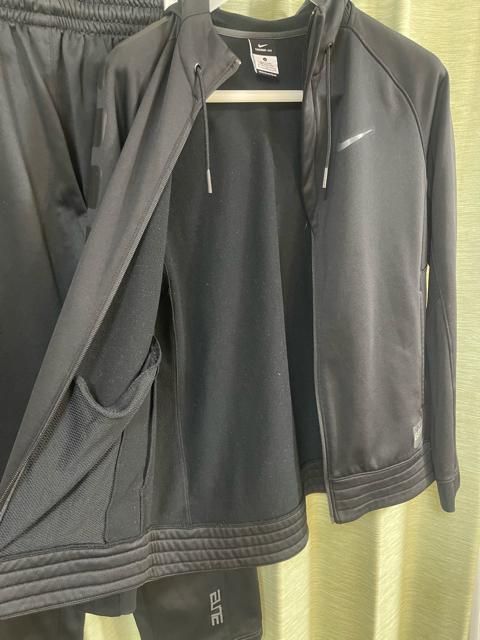 ナイキ スウェットパーカー メンズ THERMA フルジップ フーディ ジャケット サイズL NIKE セットアップ 上下セット < ブランド ナイキ スウェットパーカー メンズ THERMA フルジップ フーディ ジャケット サイズL NIKE セットアップ 上下セット < ブランドの