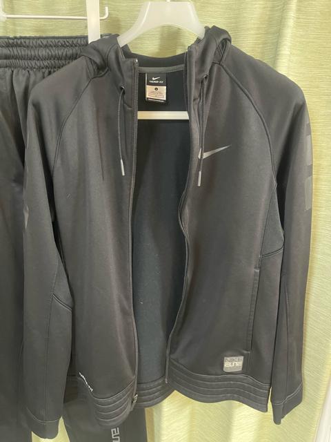 ナイキ スウェットパーカー メンズ THERMA フルジップ フーディ ジャケット サイズL NIKE セットアップ 上下セット < ブランド ナイキ スウェットパーカー メンズ THERMA フルジップ フーディ ジャケット サイズL NIKE セットアップ 上下セット < ブランドの