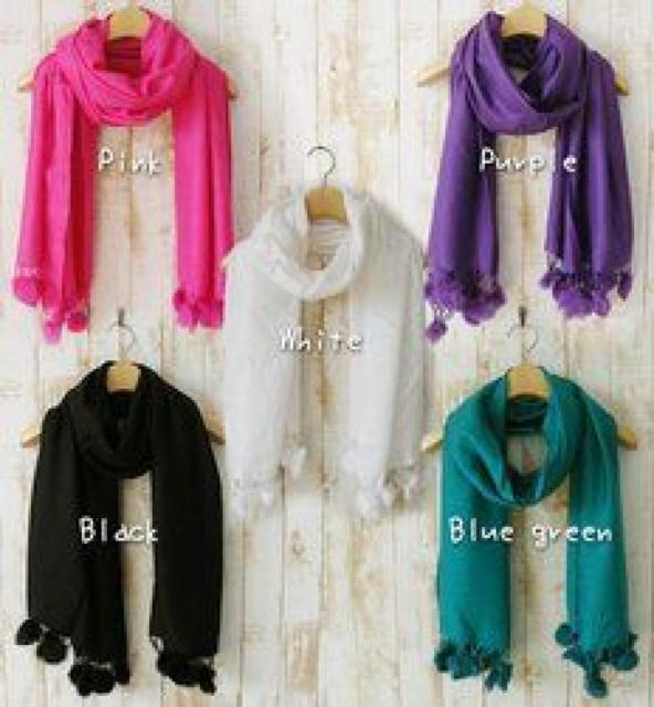 《New》ラビットファー★フリンジ*ポンポン付きストール【グリーン】 < 女性ファッション  《New》ラビットファー★フリンジ*ポンポン付きストール【グリーン】 < 女性ファッションの