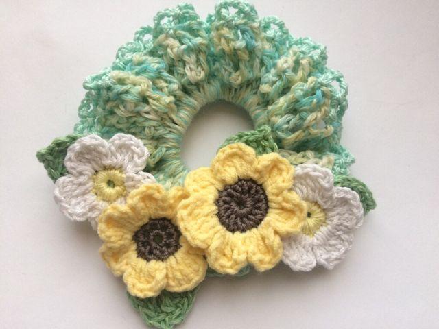ハンドメイド シュシュ ひまわりふたつ♪と白いお花 森ガール < 女性ファッション  ハンドメイド シュシュ ひまわりふたつ♪と白いお花 森ガール < 女性ファッションの