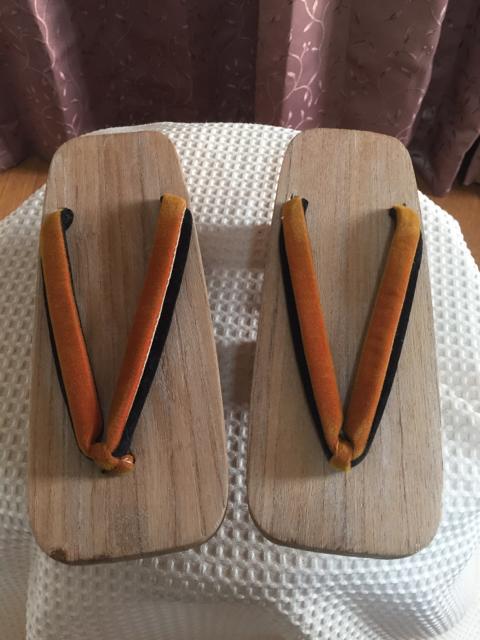 147.新品☆和装  2本歯げた☆鼻緒たまむしオレンジ☆23センチ < 女性ファッション  147.新品☆和装  2本歯げた☆鼻緒たまむしオレンジ☆23センチ  < 女性ファッションの