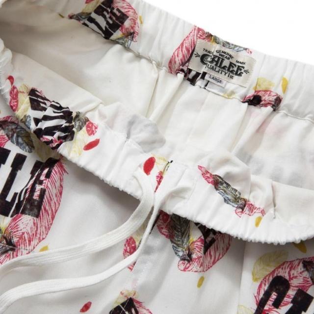 新品 CALEE キャリー アロハ フェザー柄 イージーショーツ L 白 ハーフパンツ easy shorts < ブランド  新品 CALEE キャリー アロハ フェザー柄 イージーショーツ L 白 ハーフパンツ easy shorts < ブランドの