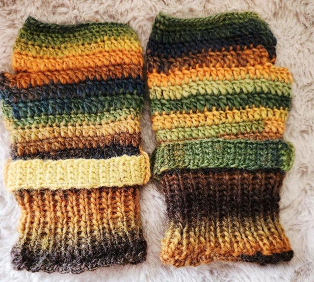 緑色系、茶色系のグラデーション(ウール&アクリル)毛糸で編んだバンドウーマです。 < キッズ/ベビー 緑色系、茶色系のグラデーション(ウール&アクリル)毛糸で編んだバンドウーマです。 < キッズ/ベビーの