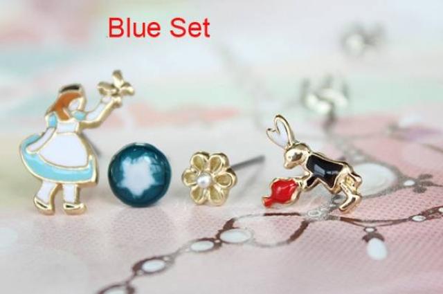 新品ゴスロリ姫系アンティーク調不思議の国のアリスピアスset < 女性アクセサリー/時計 新品ゴスロリ姫系アンティーク調不思議の国のアリスピアスset < 女性アクセサリー/時計の