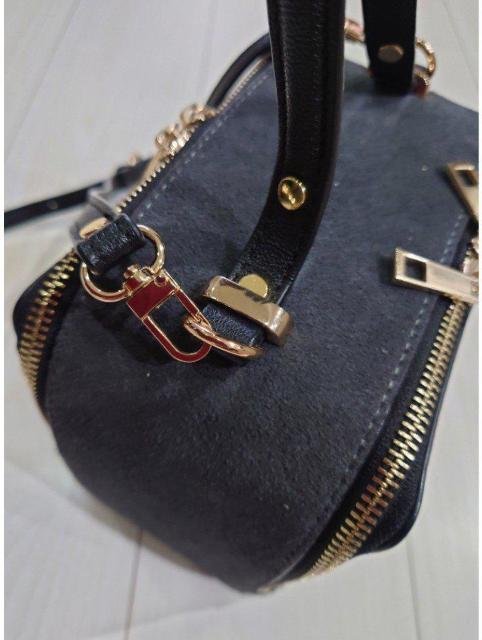 TOVレザースクエアフォルムバッグ 2way 定価16,000 < 女性ファッション  TOVレザースクエアフォルムバッグ 2way 定価16,000 < 女性ファッションの