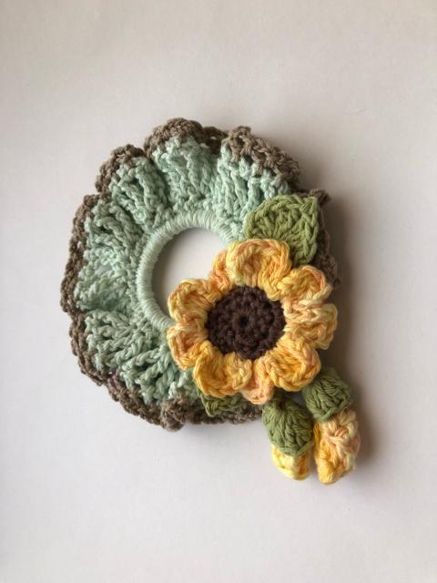 ハンドメイド シュシュ ひまわり満開♪ つぼみ♪ コットン < 女性ファッション  ハンドメイド シュシュ ひまわり満開♪ つぼみ♪ コットン < 女性ファッションの