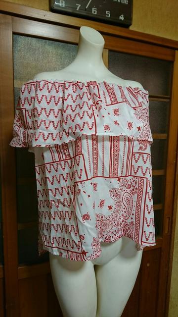 Lefua lea ペイズリー柄 オフショル トップス < 女性ファッション  Lefua lea ペイズリー柄 オフショル トップス  < 女性ファッションの