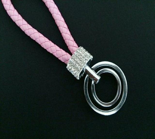 編み込みダブルリングキーホルダー(ピンク) < 女性ファッション 編み込みダブルリングキーホルダー(ピンク) < 女性ファッションの