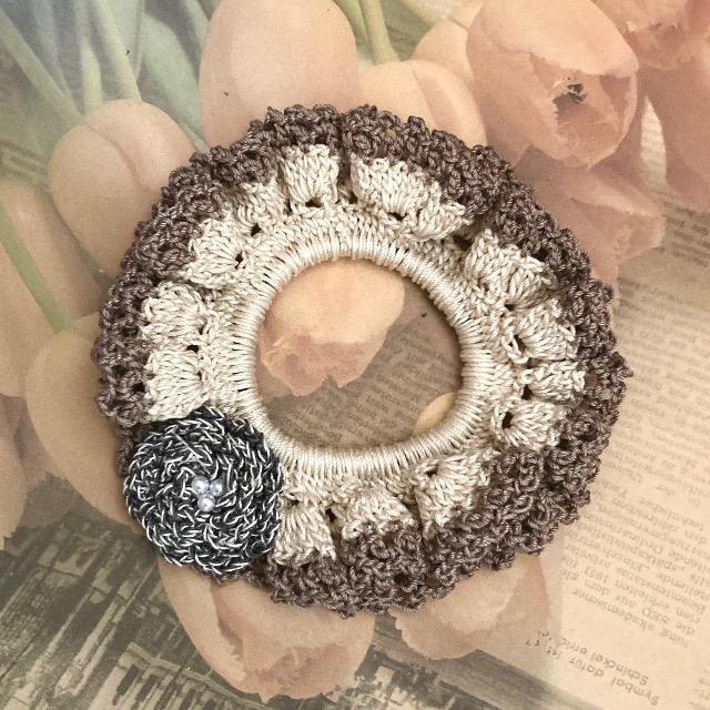 ハンドメイド♪レース編みシュシュ(お花モチーフ付) < 女性ファッション  ハンドメイド♪レース編みシュシュ(お花モチーフ付) < 女性ファッションの