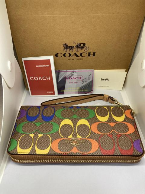 COACH@R[`@C4537@z@C{[@VOl`[@RAINBOW@SIGNATURE@AEhWbv@IMMU4