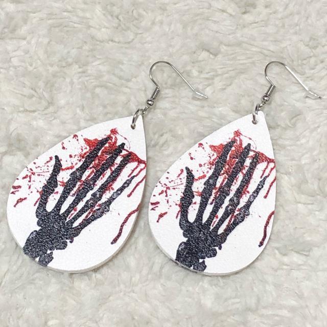 【新品】血みどろ骸骨ハンドティアドロップエコレザーピアス < 女性アクセサリー/時計 【新品】血みどろ骸骨ハンドティアドロップエコレザーピアス < 女性アクセサリー/時計の