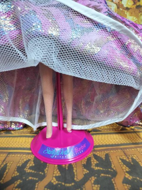 バービー本体&アウトフィット&スタンドセット < おもちゃ バービー本体&アウトフィット&スタンドセット < おもちゃの