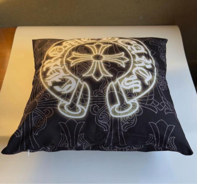 新品未使用クロムハーツ ホースシューとプラスロゴクッションカバー45*45cm < インテリア/ライフ 新品未使用クロムハーツ ホースシューとプラスロゴクッションカバー45*45cm < インテリア/ライフの