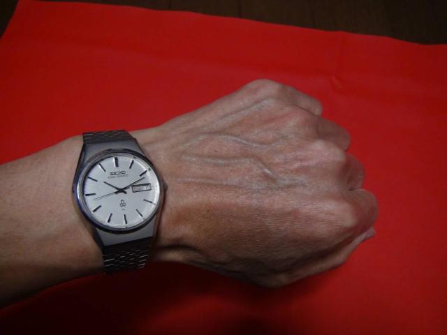 セイコー KQ キングクォーツ メンズ3針カレンダー時計 5856-8020 ! 。 < ブランド  セイコー KQ キングクォーツ メンズ3針カレンダー時計 5856-8020 ! 。 < ブランドの