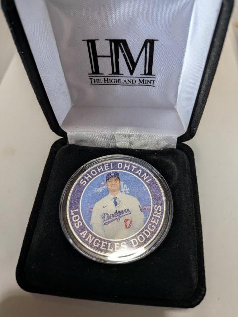大谷選手のドジャース入団記念のシルバーメダルです。直径39mm。 < レジャー/スポーツ  大谷選手のドジャース入団記念のシルバーメダルです。直径39mm。  < レジャー/スポーツの