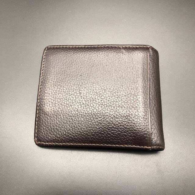 即決 GENUINE LEATHER 二つ折り財布 < 男性ファッション  即決 GENUINE LEATHER 二つ折り財布 < 男性ファッションの