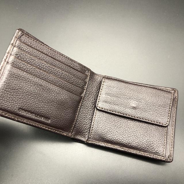 即決 GENUINE LEATHER 二つ折り財布 < 男性ファッション  即決 GENUINE LEATHER 二つ折り財布 < 男性ファッションの