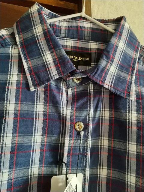 Mサイズ!高貴紳士的!ブランド品!CLAUDIO VALENTINO!爽やかな着心地!サッカー素材!半袖シャツ!新品!No.2 < 男性ファッション  Mサイズ!高貴紳士的!ブランド品!CLAUDIO VALENTINO!爽やかな着心地!サッカー素材!半袖シャツ!新品!No.2 < 男性ファッションの