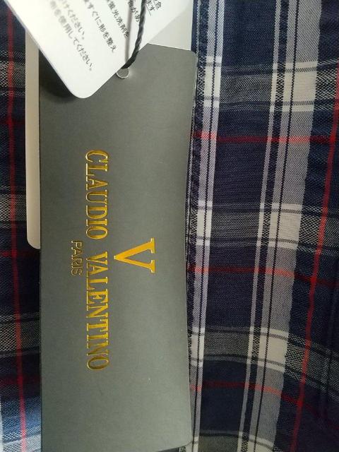 Mサイズ!高貴紳士的!ブランド品!CLAUDIO VALENTINO!爽やかな着心地!サッカー素材!半袖シャツ!新品!No.2 < 男性ファッション  Mサイズ!高貴紳士的!ブランド品!CLAUDIO VALENTINO!爽やかな着心地!サッカー素材!半袖シャツ!新品!No.2 < 男性ファッションの