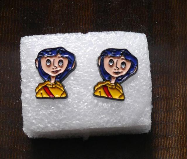 新品 コララインとボタンの魔女 ピアス < 女性アクセサリー/時計  新品 コララインとボタンの魔女 ピアス  < 女性アクセサリー/時計の