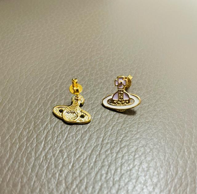 新品 Vivienne Westwoodヴィヴィアンピアス オーブピアス < 女性アクセサリー/時計 新品 Vivienne Westwoodヴィヴィアンピアス オーブピアス < 女性アクセサリー/時計の