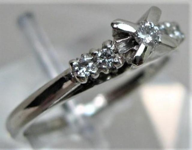 Pt900プラチナ リング指輪ダイヤ立爪 ファッション0.06ct 0.08ct < 女性アクセサリー/時計  Pt900プラチナ リング指輪ダイヤ立爪 ファッション0.06ct 0.08ct < 女性アクセサリー/時計の