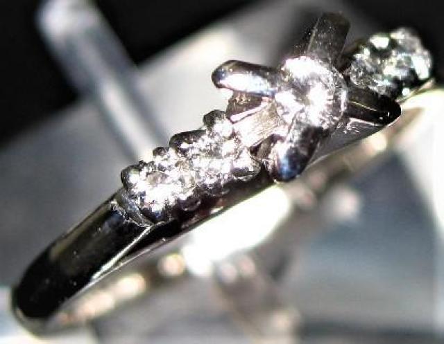 Pt900プラチナ リング指輪ダイヤ立爪 ファッション0.06ct 0.08ct < 女性アクセサリー/時計  Pt900プラチナ リング指輪ダイヤ立爪 ファッション0.06ct 0.08ct < 女性アクセサリー/時計の