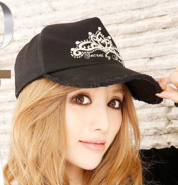 小顔効果●定価7,776円●Radyレディ●ティアラビジューキャップ●キラキラビジュー●黒ブラック < ブランド  小顔効果●定価7,776円●Radyレディ●ティアラビジューキャップ●キラキラビジュー●黒ブラック < ブランドの