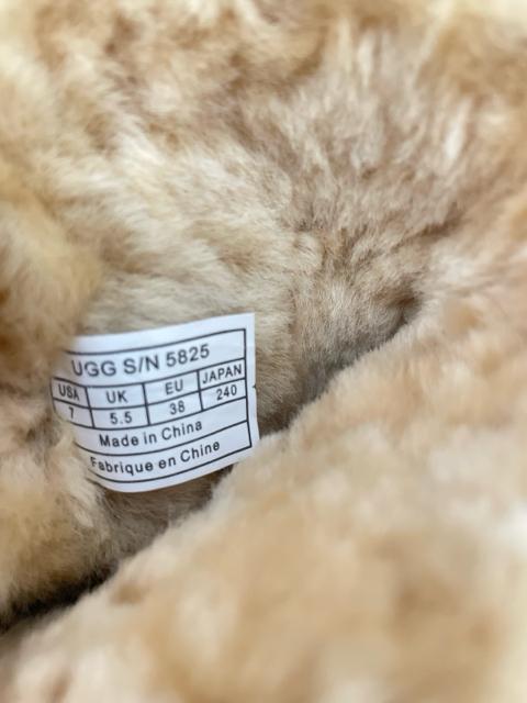 UGGCLASSICSHORT�A�O�N���V�b�N�V���[�g���[�g���u�[�c�`�F�X�i�b�g�u���E���� �� �u�����h�� 