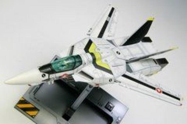 マクロス VF-1S ファイター ロイ・フォッカー機 1/100 < ホビー  マクロス VF-1S ファイター ロイ・フォッカー機 1/100 < ホビーの