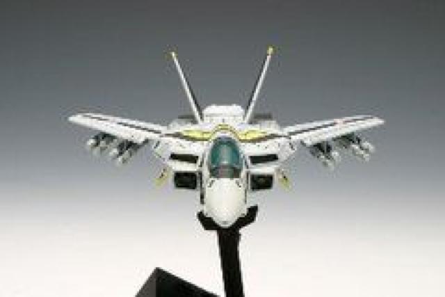 マクロス VF-1S ファイター ロイ・フォッカー機 1/100 < ホビー  マクロス VF-1S ファイター ロイ・フォッカー機 1/100 < ホビーの