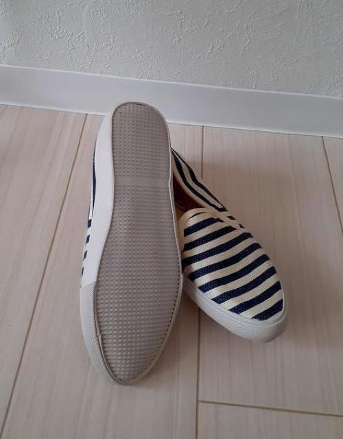新品■nev◆ネイビー×ホワイト ボーダー スリッポン スニーカー 23cm < 女性ファッション  新品■nev◆ネイビー×ホワイト ボーダー スリッポン スニーカー 23cm < 女性ファッションの