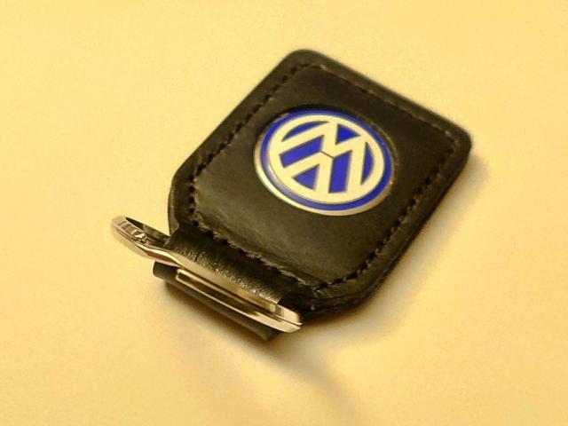 【美品・送料無料】フォルクスワーゲン レザーキーホルダー < 男性ファッション 【美品・送料無料】フォルクスワーゲン レザーキーホルダー < 男性ファッションの