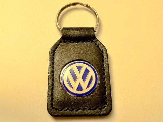 【美品・送料無料】フォルクスワーゲン レザーキーホルダー < 男性ファッション 【美品・送料無料】フォルクスワーゲン レザーキーホルダー < 男性ファッションの