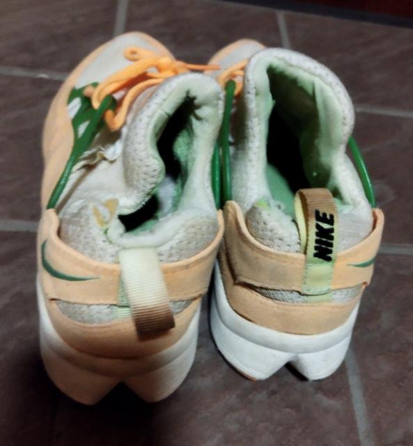 NIKE AIR HUARACHE(ナイキ エア ハラチ) 23.5cm 中古 < ブランド  NIKE AIR HUARACHE(ナイキ エア ハラチ) 23.5cm 中古 < ブランドの